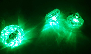 leds-blink.de - LED leucht Diamant 4x3 cm transparent 8 Leucht