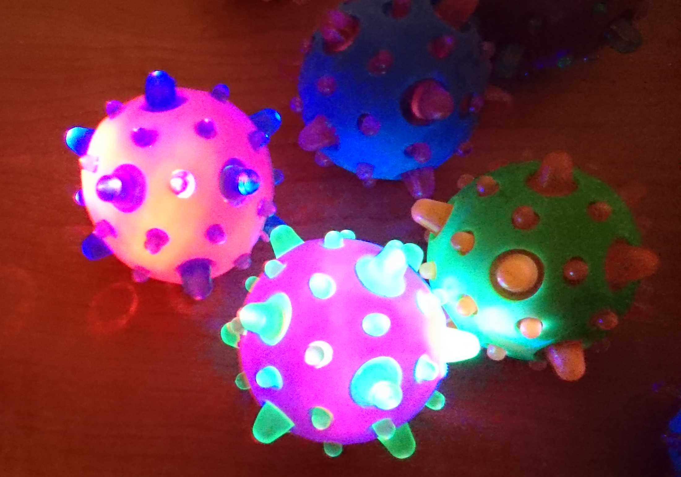 Ø 55mm leuchtender multicolor LED Flummi Flummy Ball Gummi Kugel Springball 