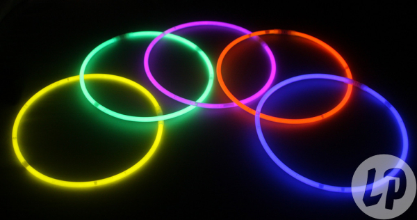 50 Stück XXL Knicklichter Leuchtstäbe LIGHTSTICKS 56 CM 1 Rolle 6 Farben multicolor MIX